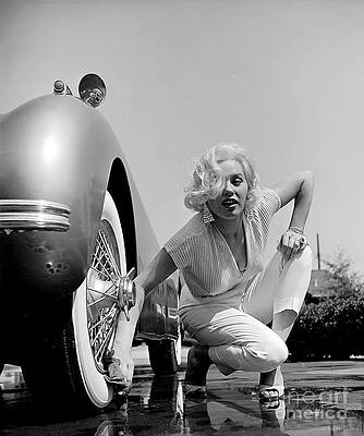 Marilyn Monroe with 1952 Jaguar XK120 by Retrographs Marilyn Monroe with 1952 Jaguar XK120 by Retrographs