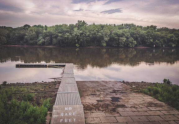 no bare feet by Steve Stanger no bare feet by Steve Stanger