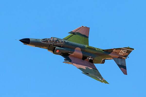 Phantom Pass by Liza Eckardt Phantom Pass by Liza Eckardt