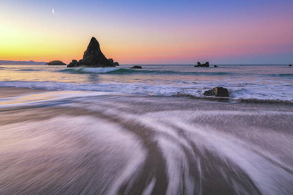 Pulling Tides Sweeping back to Sea Print by Darren White