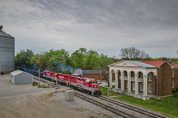 RJ Corman northbound at South Union Kentucky on the Memphis Line by Jim Pearson RJ Corman northbound at South Union Kentucky on the Memphis Line by Jim Pearson