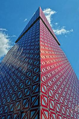 Sharp Edge - Pyramide des Ha Ha by KJ Swan Sharp Edge - Pyramide des Ha Ha by KJ Swan