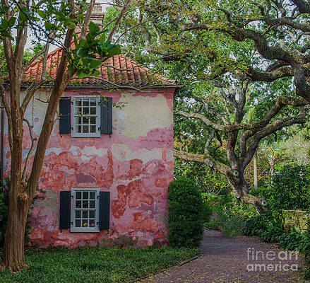 Wall Art - Photograph - Southern Treasure - Carriage House by Dale Powell