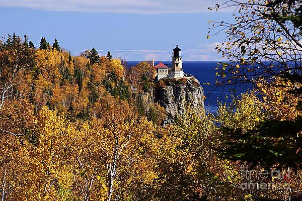 Wall Art - Photograph - Split Rock Lighthouse in the Fall by Larry Ricker