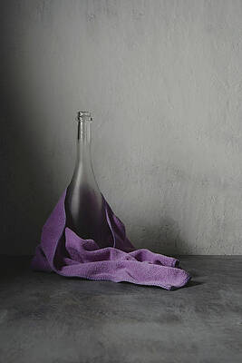 Still life in oriental style, in gray-violet tones by Alexey Divnich Still life in oriental style, in gray-violet tones by Alexey Divnich