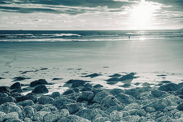 Wall Art - Photograph - Sunrise in blue by Francisco Ruiz Navas
