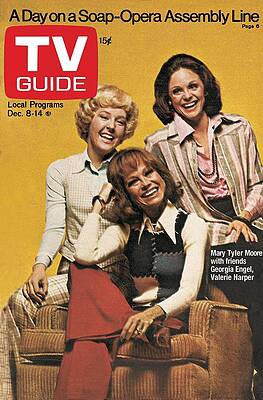 Wall Art - Photograph - TV Guide TVGC001 H5787 by TV Guide Everett Collection