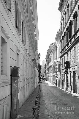 Wall Art - Photograph - Typical Rome Alley - via borgognona roma by Stefano Senise