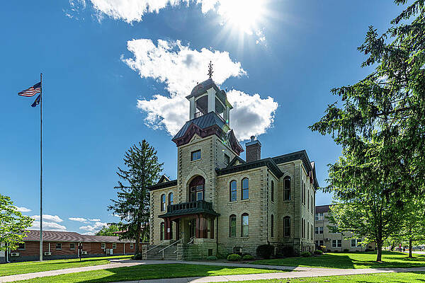 Vernon County Courthouse by Randy Scherkenbach Vernon County Courthouse by Randy Scherkenbach