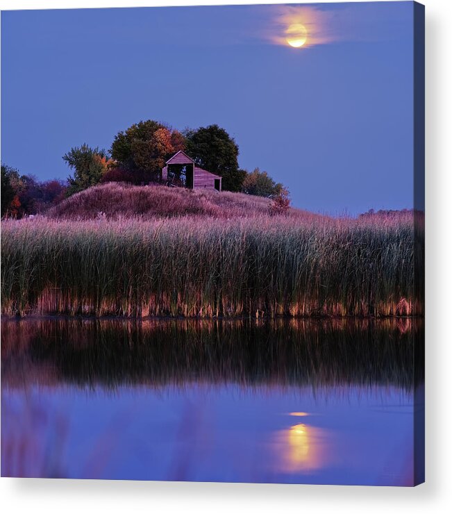 Barn Acrylic Print featuring the photograph Moonrise at the Temple Mound Barn by Peter Herman