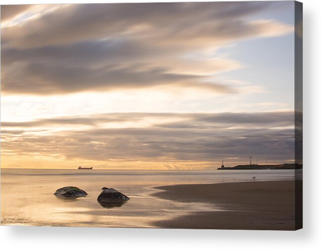 Aberdeen Acrylic Print featuring the photograph Aberdeen Beach at Dawn by Veli Bariskan