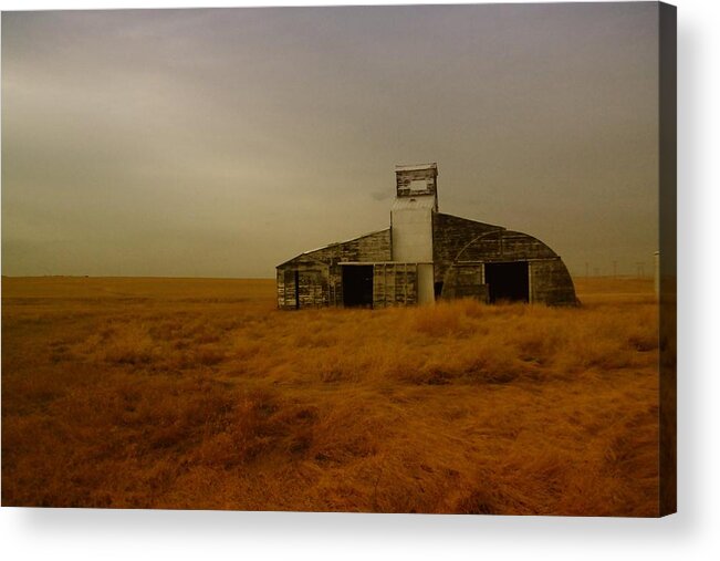 Barns Acrylic Print featuring the photograph An Unusual Barn In Eastern Montana by Jeff Swan