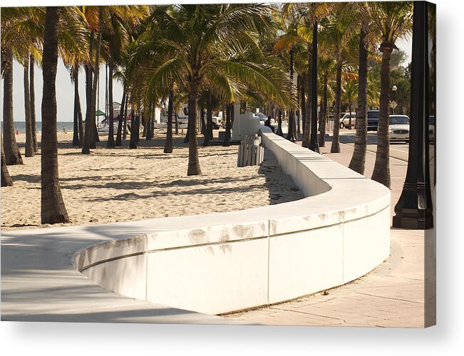 Winding Wall Photo Acrylic Print featuring the photograph Ft Lauderdale Wall by Bob Pardue