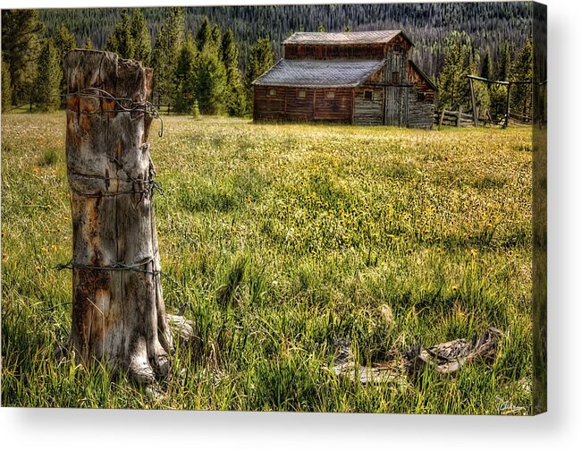 Grand Lake Acrylic Print featuring the photograph Old Homestead by Peggy Dietz