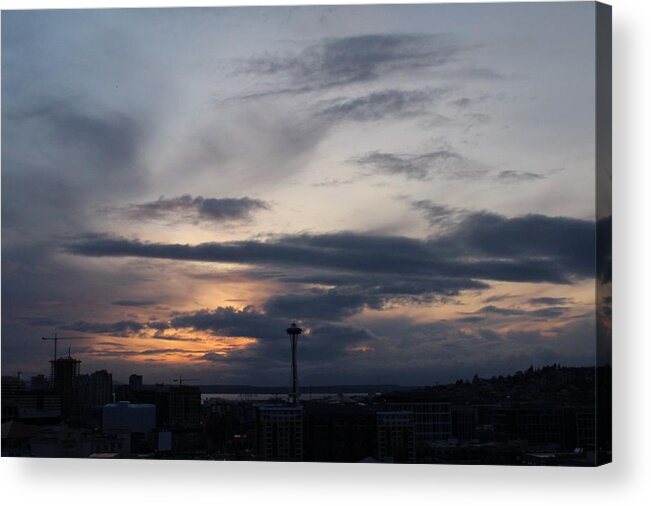 Space Needle Acrylic Print featuring the photograph Space Needle Sunrise by Suzanne Lorenz