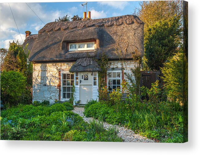 Brighstone Acrylic Print featuring the photograph Thatched Cottage in Brighstone Isle of Wight by David Ross