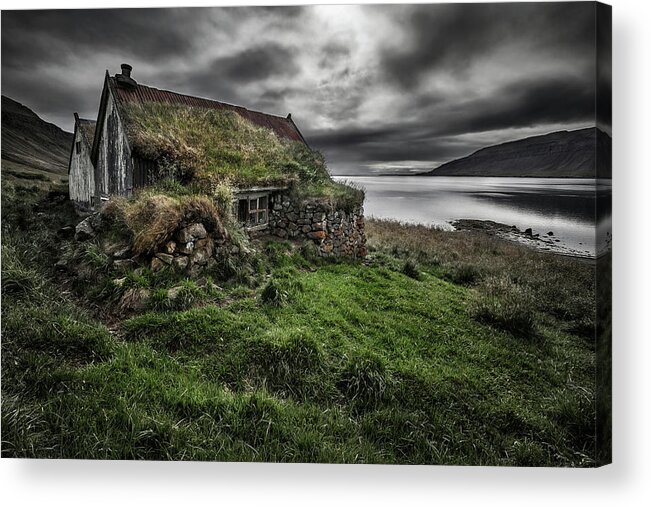 Landscape Acrylic Print featuring the photograph Turf And Stones by Bragi Ingibergsson -