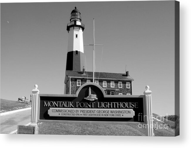 Vintage Looking Montauk Lighthouse Acrylic Print featuring the photograph Vintage Looking Montauk Lighthouse by John Telfer