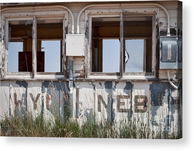 Abandoned Acrylic Print featuring the photograph Abandoned on State Line by Lawrence Burry