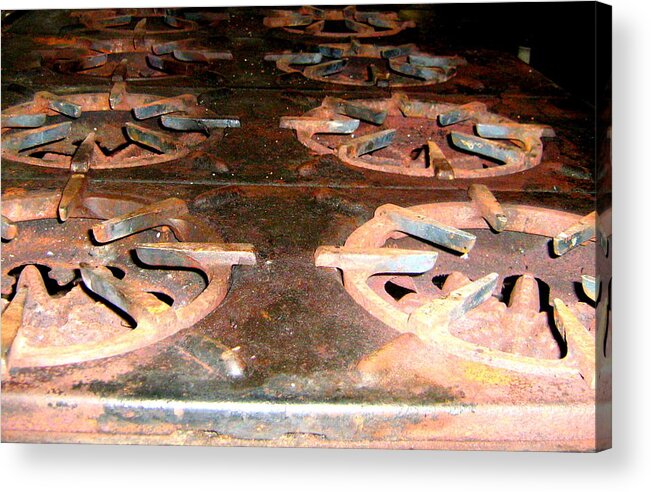Burners Stove Oven Rusty Acrylic Print featuring the photograph Burnt Out by Bruce Carpenter