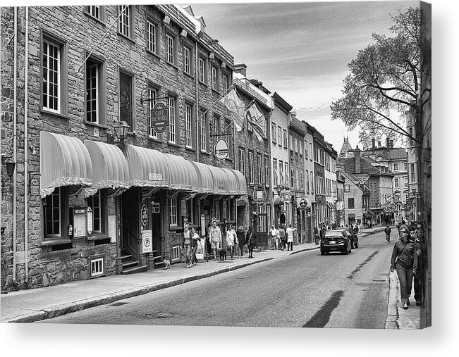 Street Acrylic Print featuring the photograph Grande Allee by Eunice Gibb