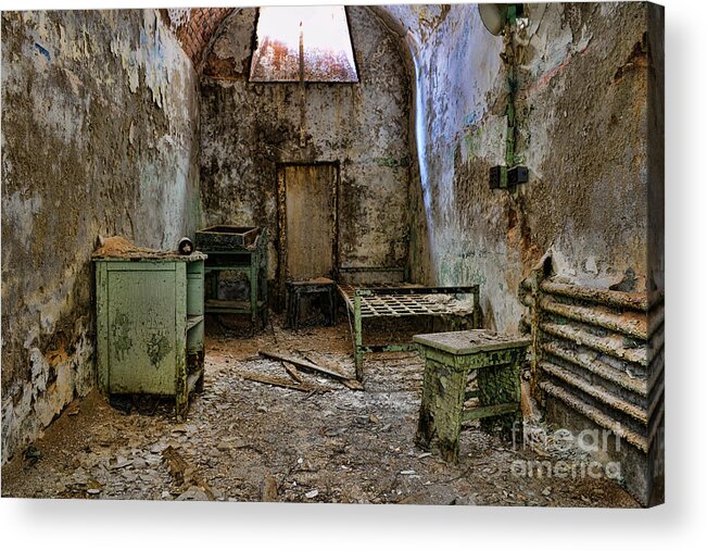 Empty Cell At Eastern State Acrylic Print featuring the photograph No hope left by Paul Ward