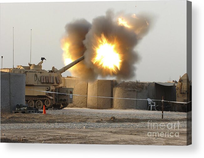 Camp Taji Acrylic Print featuring the photograph Soldiers Fire The Howitzers by Stocktrek Images