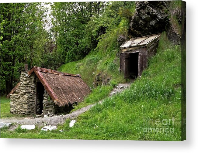 Queenstown Acrylic Print featuring the photograph Old Hut #2 by Yurix Sardinelly