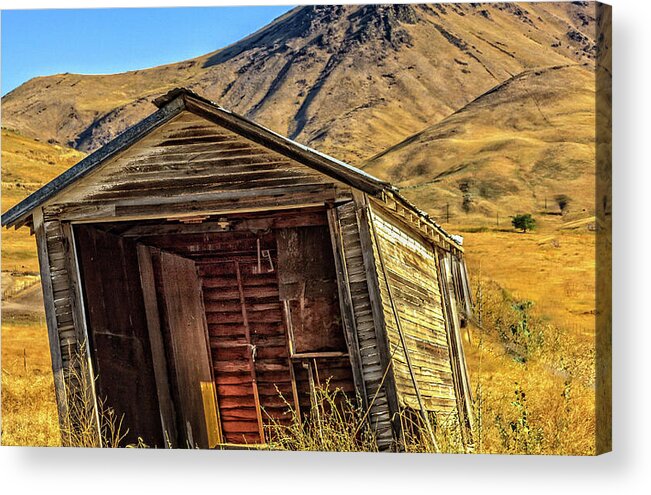 Barn Acrylic Print featuring the photograph Old Homestead #2 by Robert Bales