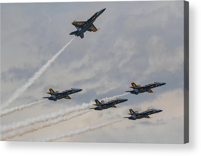 Acrylic Print featuring the photograph Airshow 24 by Les Greenwood