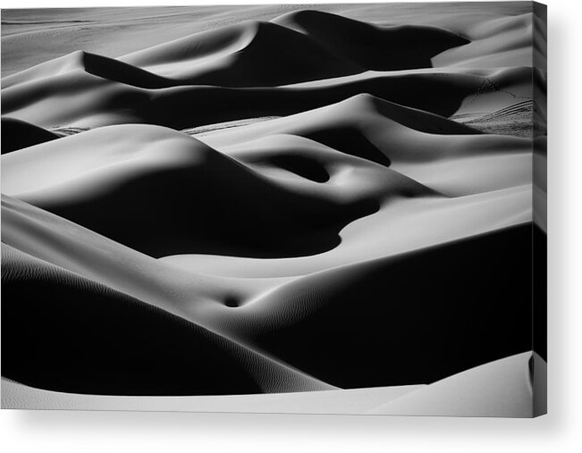 Sand Acrylic Print featuring the photograph Desert curves by Ivan Slosar