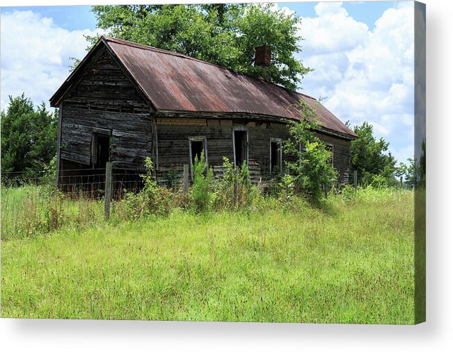 Farmhouse Acrylic Print featuring the photograph Farmhouse Abandoned by Doug Camara