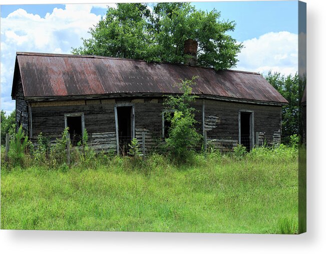 Abandoned Acrylic Print featuring the photograph Farmhouse Abandoned Front View by Doug Camara