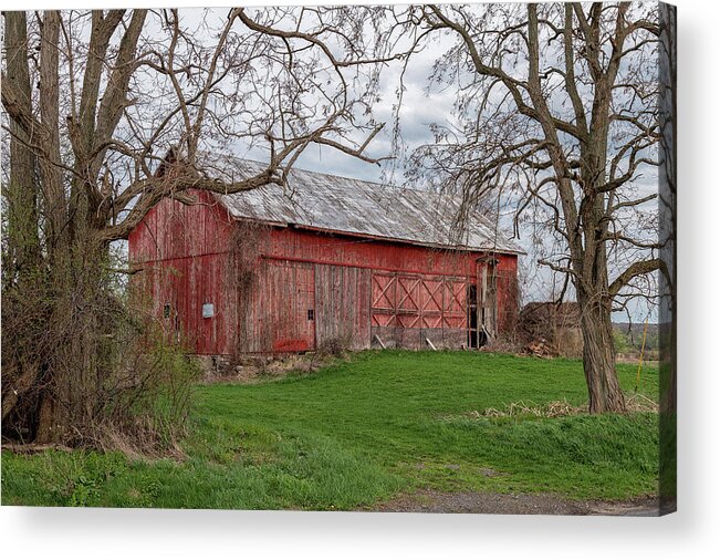 Barn Acrylic Print featuring the photograph Fingerlakes Red by Rod Best