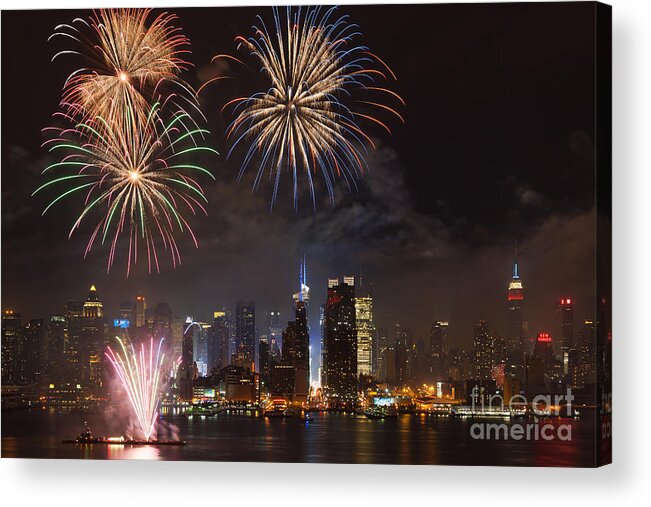 Clarence Holmes Acrylic Print featuring the photograph Hudson River Fireworks IV by Clarence Holmes