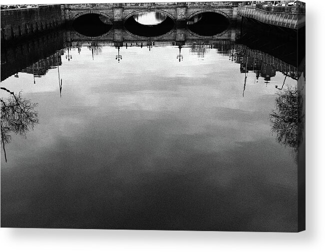 Ireland Acrylic Print featuring the photograph Looking Into The River Liffey by Stephen Russell Shilling