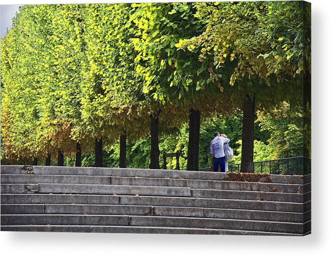 Paris Acrylic Print featuring the photograph Lovers in the Tuileries by John Hansen