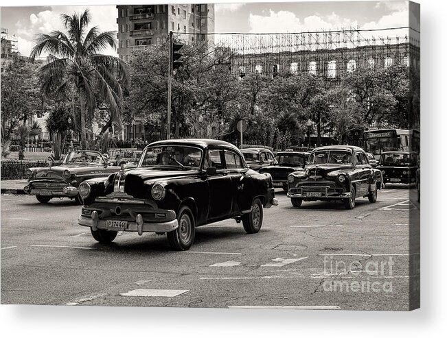 Cuba Acrylic Print featuring the photograph Old cars in Havana by Les Palenik