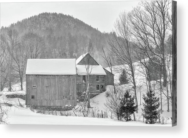 Barn Acrylic Print featuring the photograph Olde Vermont Barn by Rod Best