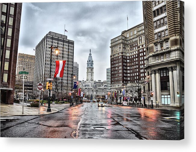 Black And White Acrylic Print featuring the photograph Rainy Philadelphia - Benjamin Franklin Parkway by Bill Cannon