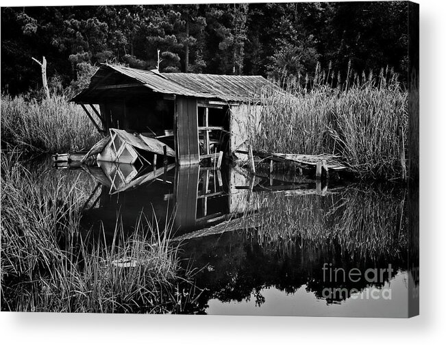 Boat Acrylic Print featuring the photograph Slipping Away by Randy Rogers