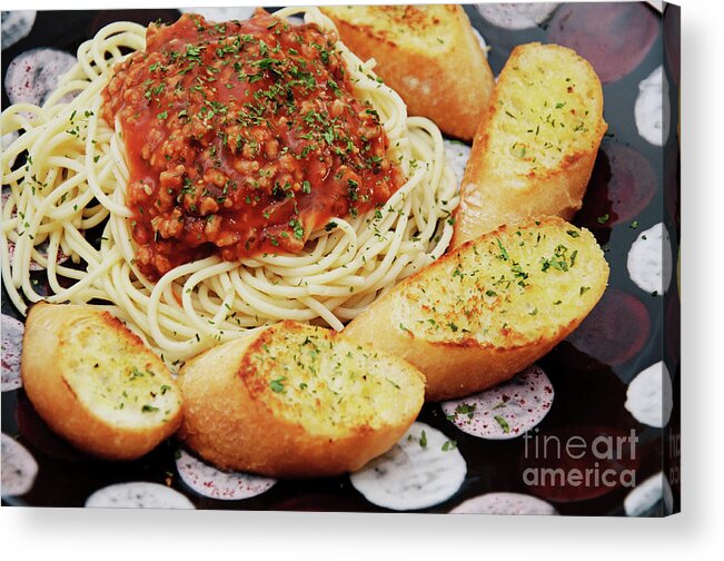Spaghetti Acrylic Print featuring the photograph Spaghetti And Meat Sauce With Garlic Toast by Andee Design