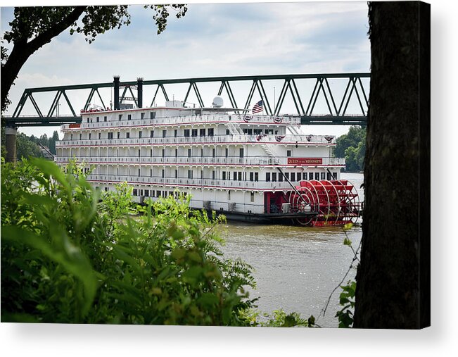 Queen Of The Mississippi Acrylic Print featuring the photograph Spotting the Queen by Holden The Moment