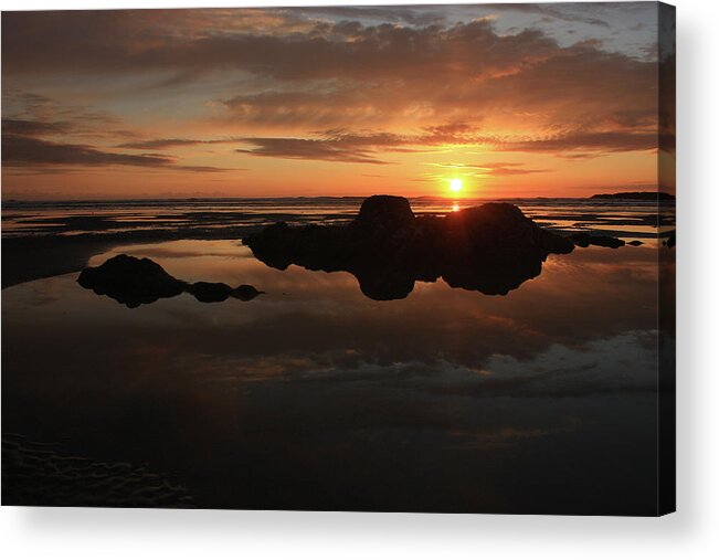Sunset Acrylic Print featuring the photograph Sunset In Yachats Oregon by Kami McKeon