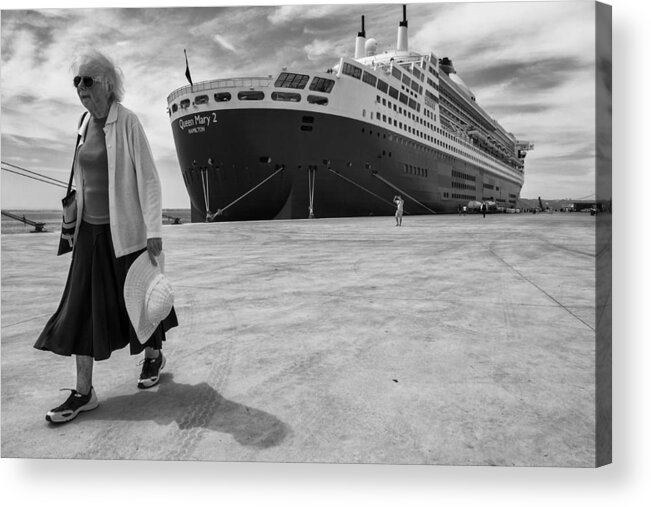 Transatlantic Acrylic Print featuring the photograph The Queen by Luis Sarmento