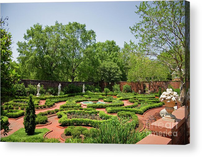 Tryon Palace Acrylic Print featuring the photograph Tryon Palace Gardens by Jill Lang