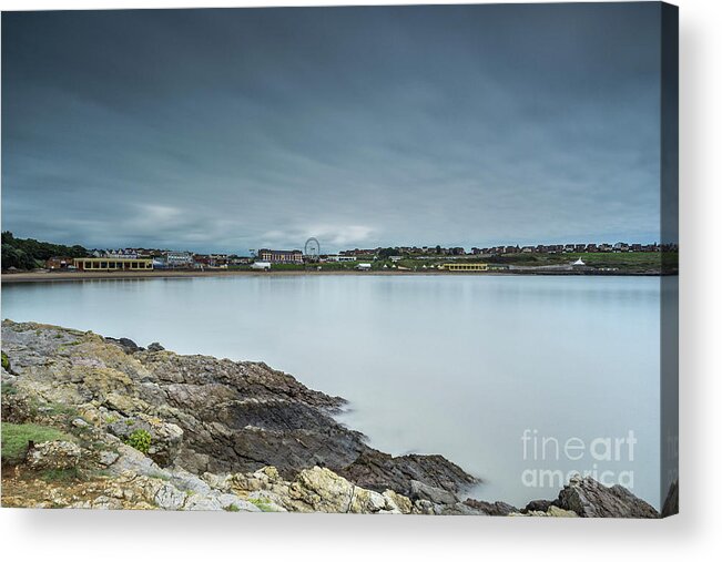 Barry Island Acrylic Print featuring the photograph Two Minutes At Barry Island by Steve Purnell