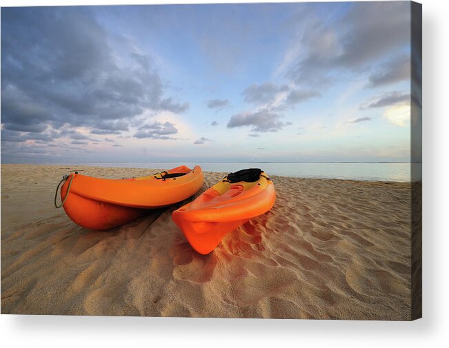 Scenics Acrylic Print featuring the photograph Kayaks On Beach by Freder