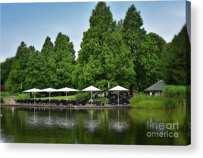 Lakeside Acrylic Print featuring the photograph Lakeside Dining by Yvonne Johnstone