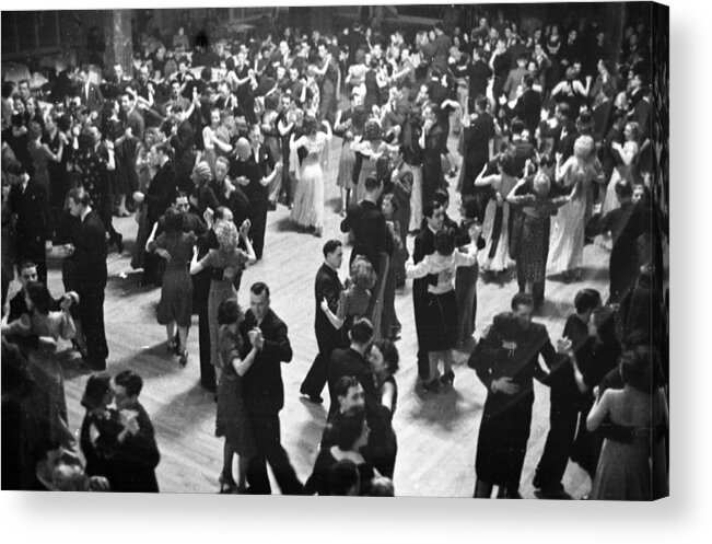 Crowd Acrylic Print featuring the photograph Manchesters Ritz by Kurt Hutton